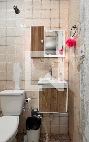 Casa à venda com 199m², 3 quartos e 3 vagas Casa à venda com 199m², 3 quartos e 3 vagasBanheiro da suíte 2