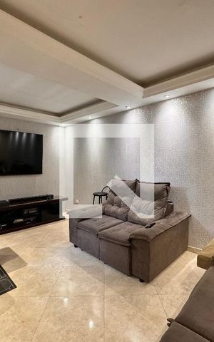 Casa à venda com 199m², 3 quartos e 3 vagas Casa à venda com 199m², 3 quartos e 3 vagasSala