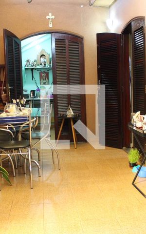 Casa à venda com 250m², 5 quartos e 2 vagasCorredor