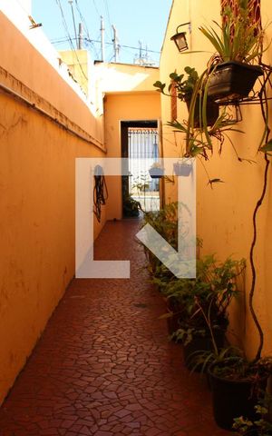 Casa à venda com 250m², 5 quartos e 2 vagasCorredor