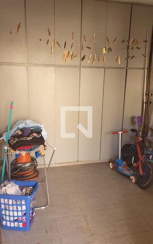 Casa à venda com 250m², 5 quartos e 2 vagas Casa à venda com 250m², 5 quartos e 2 vagasÁrea de Serviço