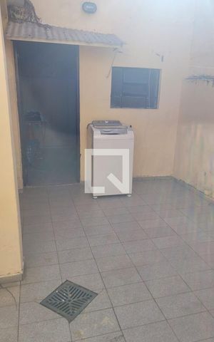 Casa à venda com 250m², 5 quartos e 2 vagas Casa à venda com 250m², 5 quartos e 2 vagasÁrea de Serviço