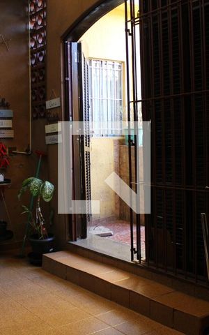Casa à venda com 250m², 5 quartos e 2 vagasCorredor
