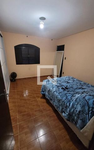 Casa à venda com 250m², 5 quartos e 2 vagas Casa à venda com 250m², 5 quartos e 2 vagasQuarto 1