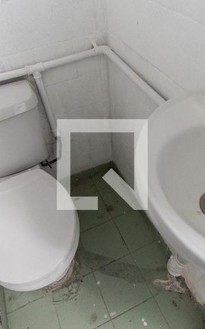 Casa para alugar com 78m², 2 quartos e sem vaga Casa para alugar com 78m², 2 quartos e sem vagaBanheiro de Serviço