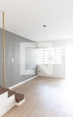 Casa para alugar com 78m², 2 quartos e sem vaga Casa para alugar com 78m², 2 quartos e sem vagaSala