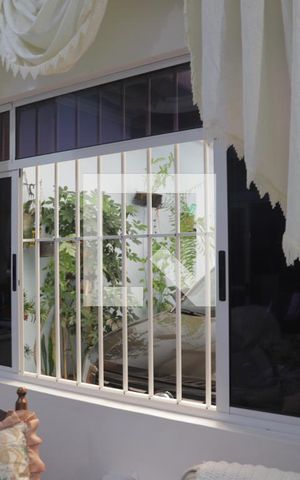 Casa à venda com 350m², 5 quartos e 2 vagasSala