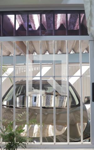 Casa à venda com 350m², 5 quartos e 2 vagasSala