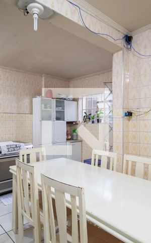 Casa à venda com 366m², 8 quartos e 5 vagas Casa à venda com 366m², 8 quartos e 5 vagasCozinha