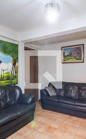 Casa à venda com 366m², 8 quartos e 5 vagas Casa à venda com 366m², 8 quartos e 5 vagasSala