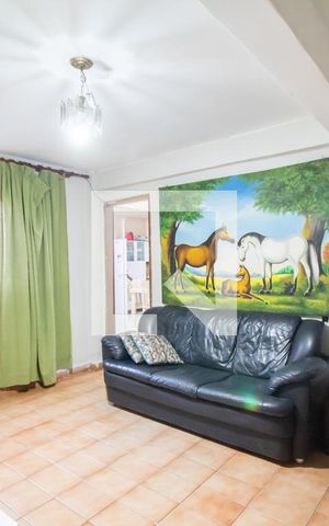 Casa à venda com 366m², 8 quartos e 5 vagas Casa à venda com 366m², 8 quartos e 5 vagasSala