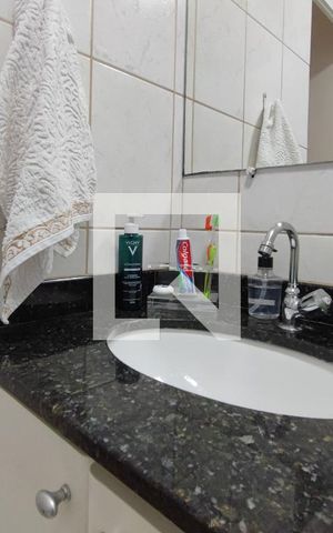Apartamento à venda com 55m², 2 quartos e 1 vaga Apartamento à venda com 55m², 2 quartos e 1 vagaBanheiro