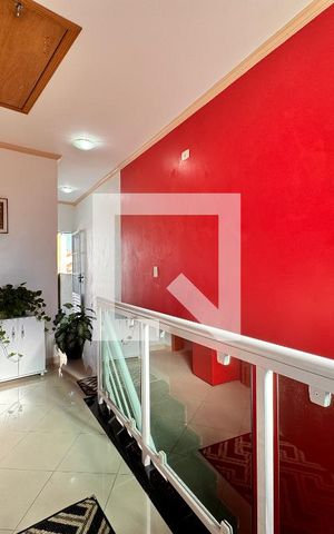 Casa à venda com 270m², 3 quartos e 2 vagas Casa à venda com 270m², 3 quartos e 2 vagasCorredor