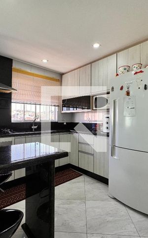Casa à venda com 270m², 3 quartos e 2 vagas Casa à venda com 270m², 3 quartos e 2 vagasCozinha