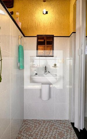 Casa à venda com 270m², 3 quartos e 2 vagas Casa à venda com 270m², 3 quartos e 2 vagasBanheiro de serviço