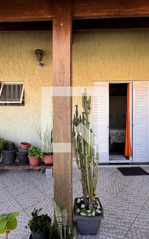 Casa à venda com 270m², 3 quartos e 2 vagas Casa à venda com 270m², 3 quartos e 2 vagasVaranda