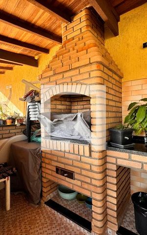 Casa à venda com 270m², 3 quartos e 2 vagas Casa à venda com 270m², 3 quartos e 2 vagasVaranda gourmet