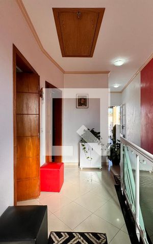 Casa à venda com 270m², 3 quartos e 2 vagas Casa à venda com 270m², 3 quartos e 2 vagasCorredor