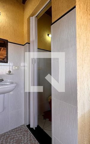Casa à venda com 270m², 3 quartos e 2 vagas Casa à venda com 270m², 3 quartos e 2 vagasBanheiro de serviço