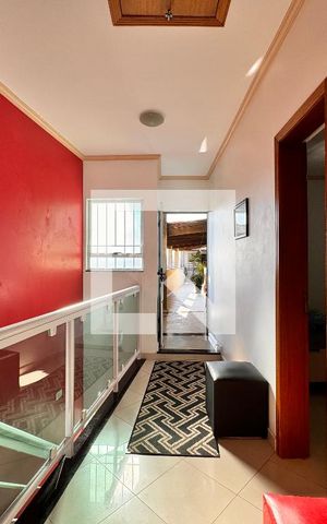Casa à venda com 270m², 3 quartos e 2 vagas Casa à venda com 270m², 3 quartos e 2 vagasCorredor