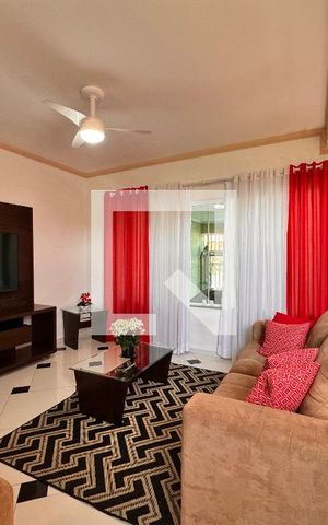 Casa à venda com 270m², 3 quartos e 2 vagas Casa à venda com 270m², 3 quartos e 2 vagasSala
