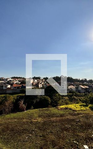 Casa à venda com 270m², 3 quartos e 2 vagas Casa à venda com 270m², 3 quartos e 2 vagasVista
