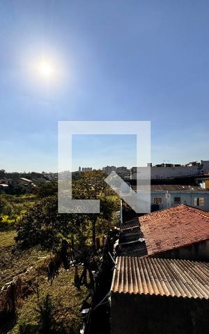 Casa à venda com 270m², 3 quartos e 2 vagas Casa à venda com 270m², 3 quartos e 2 vagasVista