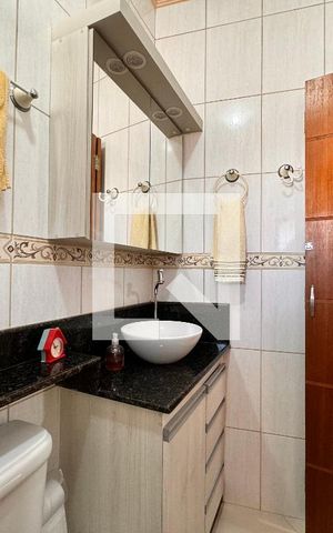Casa à venda com 270m², 3 quartos e 2 vagas Casa à venda com 270m², 3 quartos e 2 vagasBanheiro suíte 2