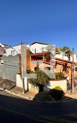 Casa à venda com 270m², 3 quartos e 2 vagas Casa à venda com 270m², 3 quartos e 2 vagasVista da Varanda