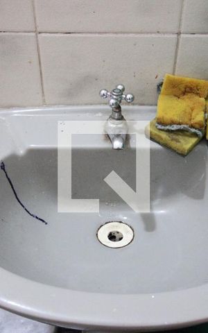 Casa à venda com 300m², 5 quartos e 3 vagasBanheiro de serviço - casa 2