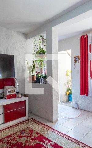 Casa à venda com 300m², 5 quartos e 3 vagas Casa à venda com 300m², 5 quartos e 3 vagasSala