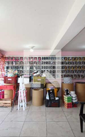 Casa à venda com 300m², 5 quartos e 3 vagasGaragem