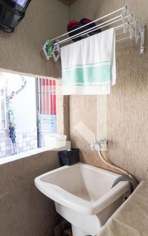 Casa à venda com 300m², 5 quartos e 3 vagas Casa à venda com 300m², 5 quartos e 3 vagasLavanderia