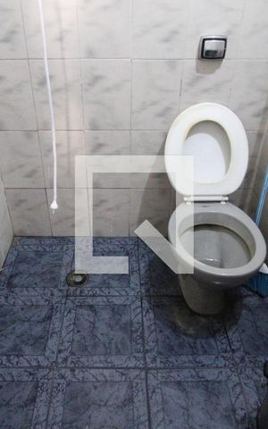 Casa à venda com 300m², 5 quartos e 3 vagasBanheiro de serviço - casa 2