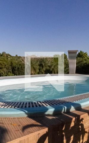 Casa à venda com 400m², 2 quartos e sem vaga Casa à venda com 400m², 2 quartos e sem vagaPiscina