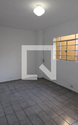 Casa à venda com 60m², 3 quartos e sem vagaSala