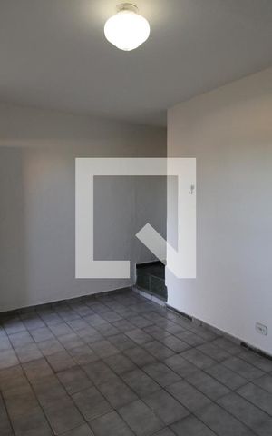 Casa à venda com 60m², 3 quartos e sem vagaSala