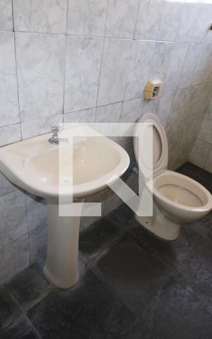 Casa à venda com 60m², 3 quartos e sem vagaBanheiro