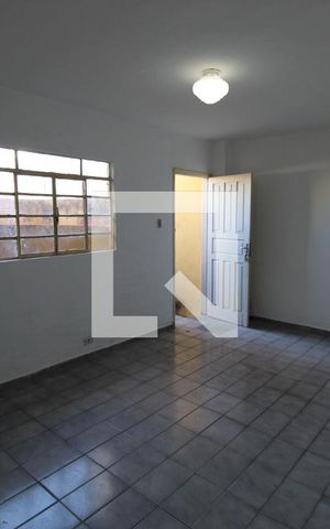 Casa à venda com 60m², 3 quartos e sem vagaSala