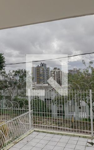 Casa à venda com 380m², 5 quartos e 6 vagas Casa à venda com 380m², 5 quartos e 6 vagasVista do Quarto 1