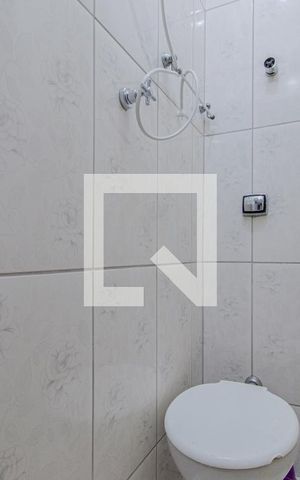 Apartamento à venda com 106m², 4 quartos e sem vaga Apartamento à venda com 106m², 4 quartos e sem vagaBanheiro de Serviço