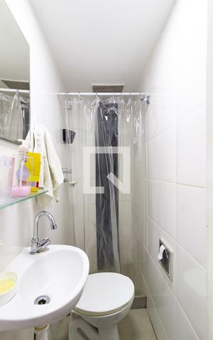 Apartamento à venda com 100m², 3 quartos e 1 vaga Apartamento à venda com 100m², 3 quartos e 1 vagaBanheiro da suíte 1