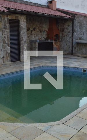 Casa de condomínio à venda com 150m², 3 quartos e 4 vagas Casa de condomínio à venda com 150m², 3 quartos e 4 vagasPiscina