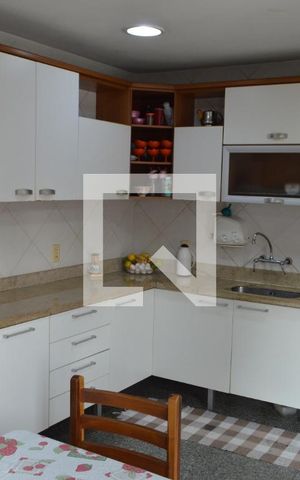 Casa de condomínio à venda com 150m², 3 quartos e 4 vagas Casa de condomínio à venda com 150m², 3 quartos e 4 vagasCozinha