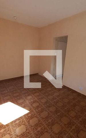 Casa para alugar com 75m², 1 quarto e 1 vaga Casa para alugar com 75m², 1 quarto e 1 vagaSala