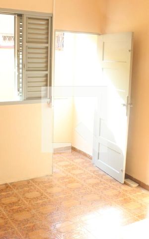 Casa para alugar com 75m², 1 quarto e 1 vagaSala