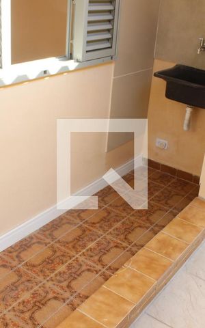 Casa para alugar com 75m², 1 quarto e 1 vagaÁrea de Serviço