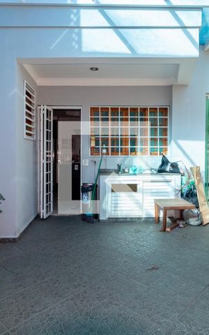 Casa à venda com 500m², 4 quartos e 2 vagas Casa à venda com 500m², 4 quartos e 2 vagasQuintal