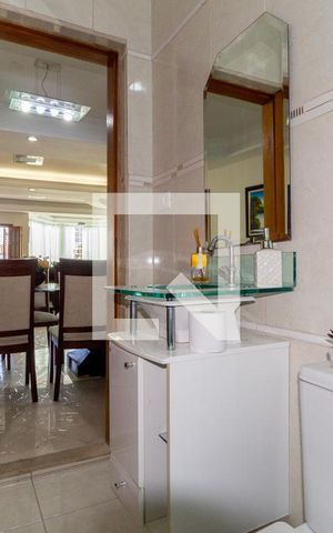 Casa à venda com 500m², 4 quartos e 2 vagas Casa à venda com 500m², 4 quartos e 2 vagasBanheiro - Social 2