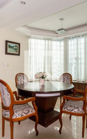 Casa à venda com 500m², 4 quartos e 2 vagas Casa à venda com 500m², 4 quartos e 2 vagasSala de Almoço